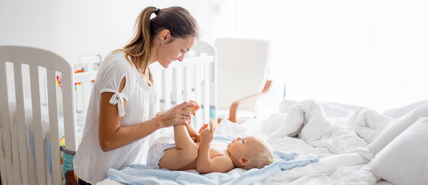 Urocultură la bebeluși: ghid de recoltare a urinei cu punga urinară pediatrică și recipient
