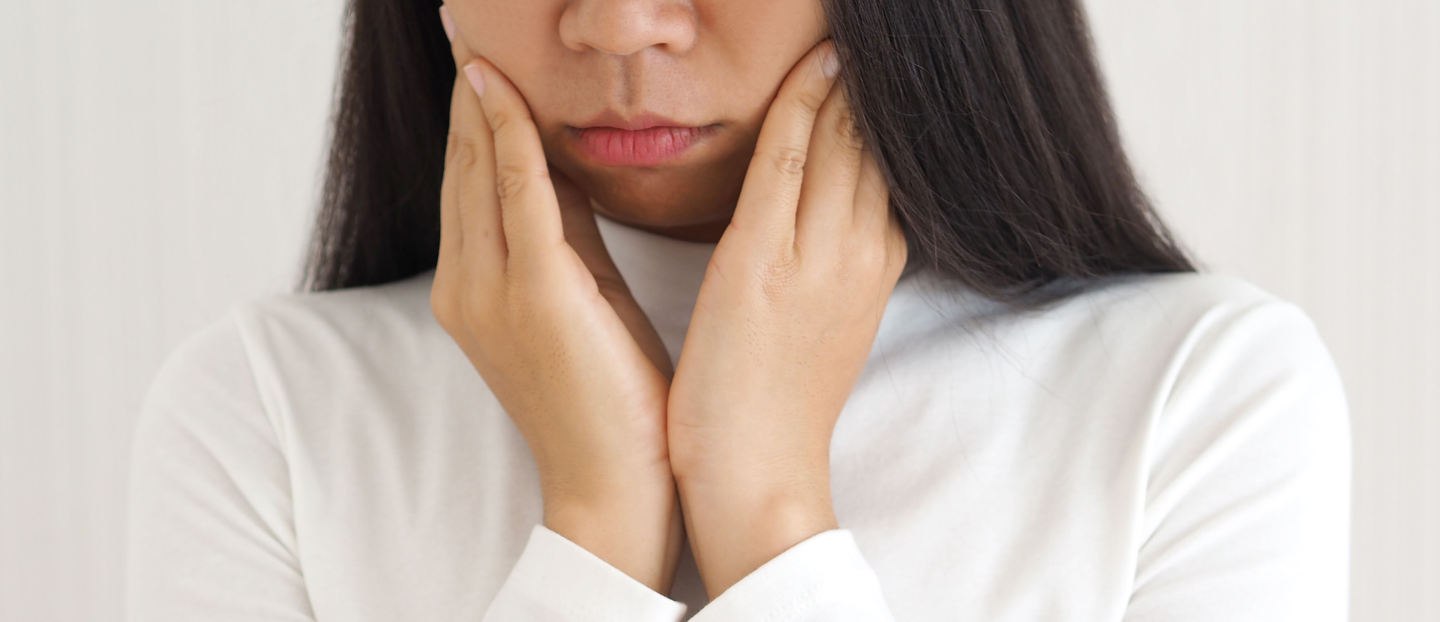 Edemul facial (fața umflată): alergie, tiroidă sau rinichi? Analizele care fac diferența