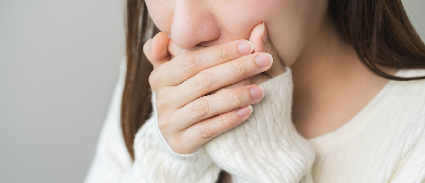 Vărsături cu sânge (hematemeză): de ce este o urgență și ce analize de sânge se fac imediat?