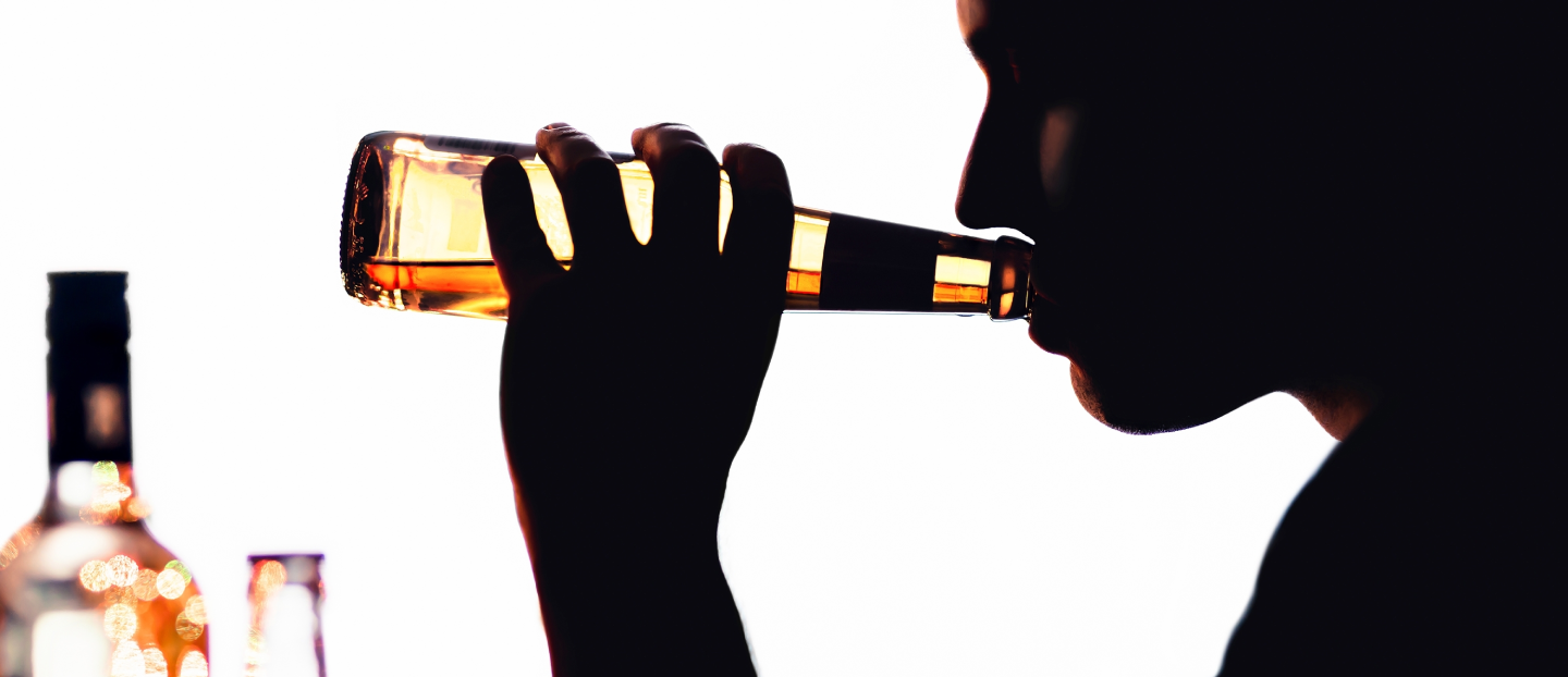 Etilism cronic: tot ce trebuie să știi despre consumul cronic de alcool