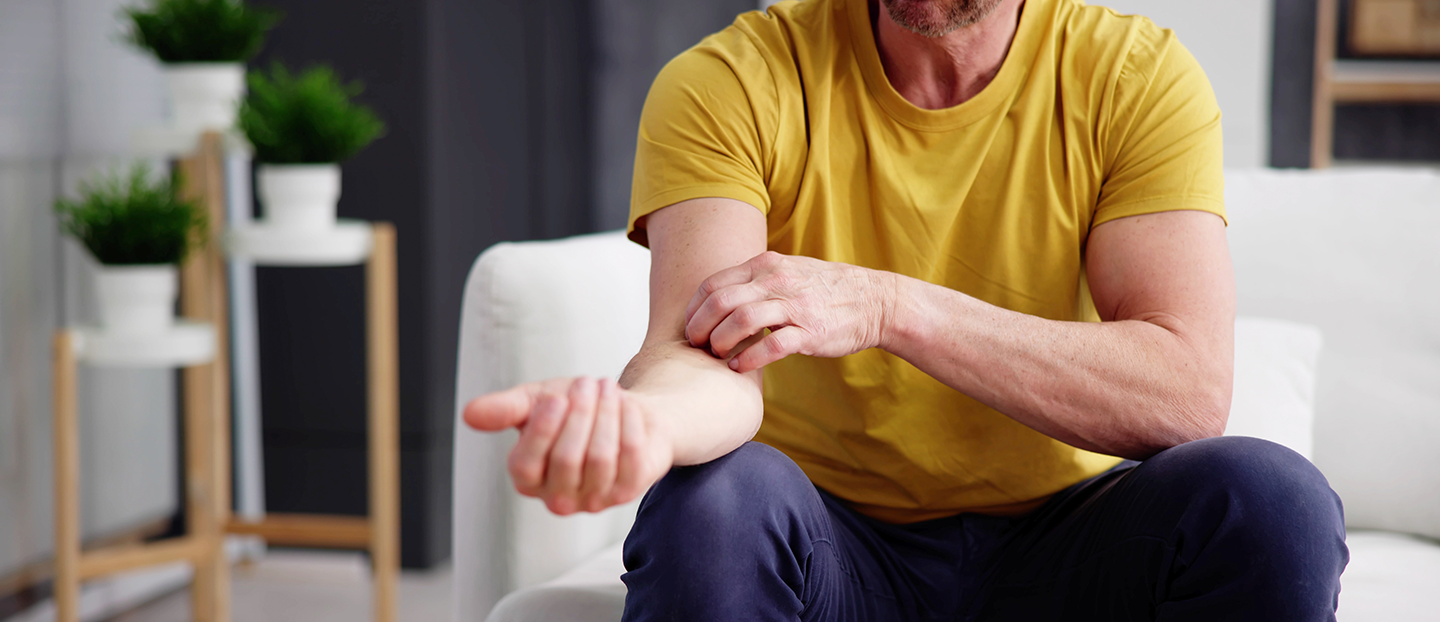 Ce deficiențe nutriționale pot indica erupțiile cutanate recurente și dermatita inexplicabilă: analize care confirmă cauzele