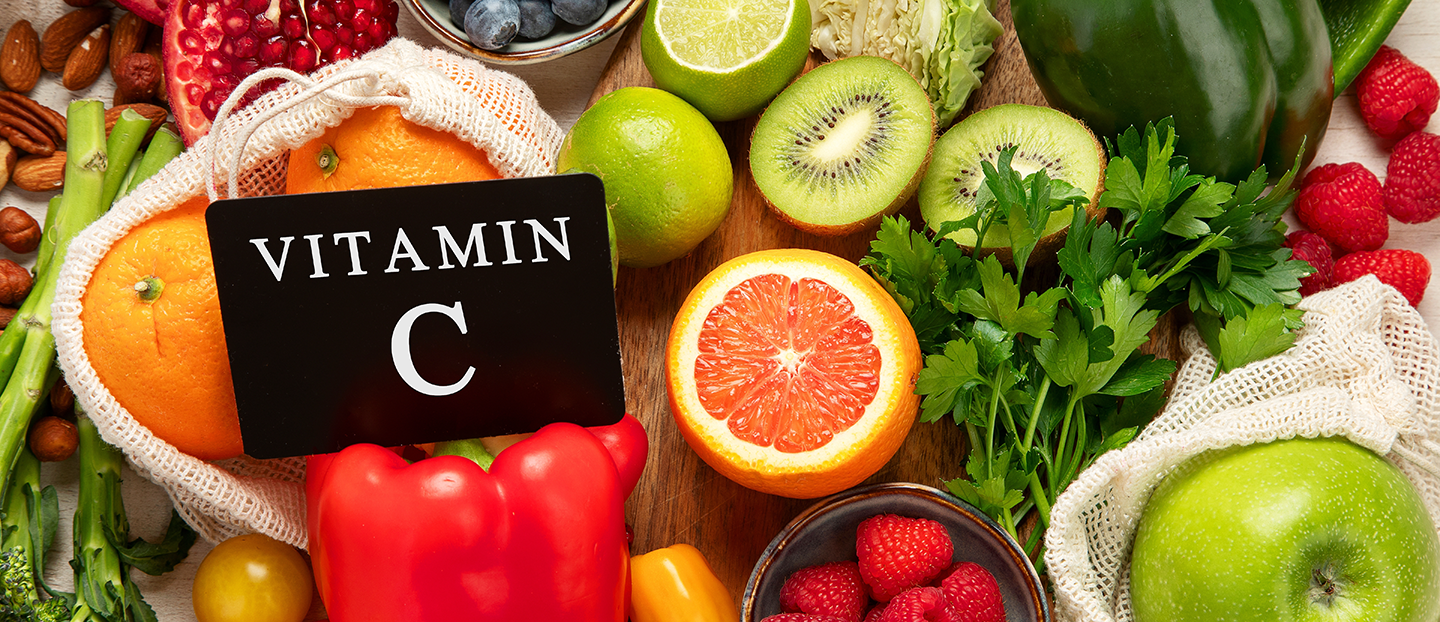 Vitamina C: beneficii, surse alimentare și doza zilnică recomandată pentru sănătate